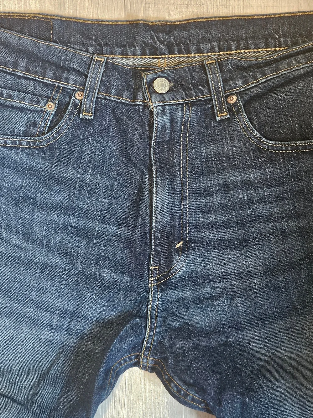 Levi’s 505 Men’s Regular Fit Dark Wash Jeans 34x30